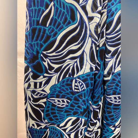 Gorgeous dress 👗 - Picture 3 of 6